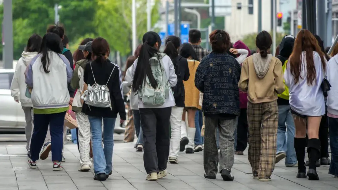 如何利用篮球训练营改进防守技巧?_2